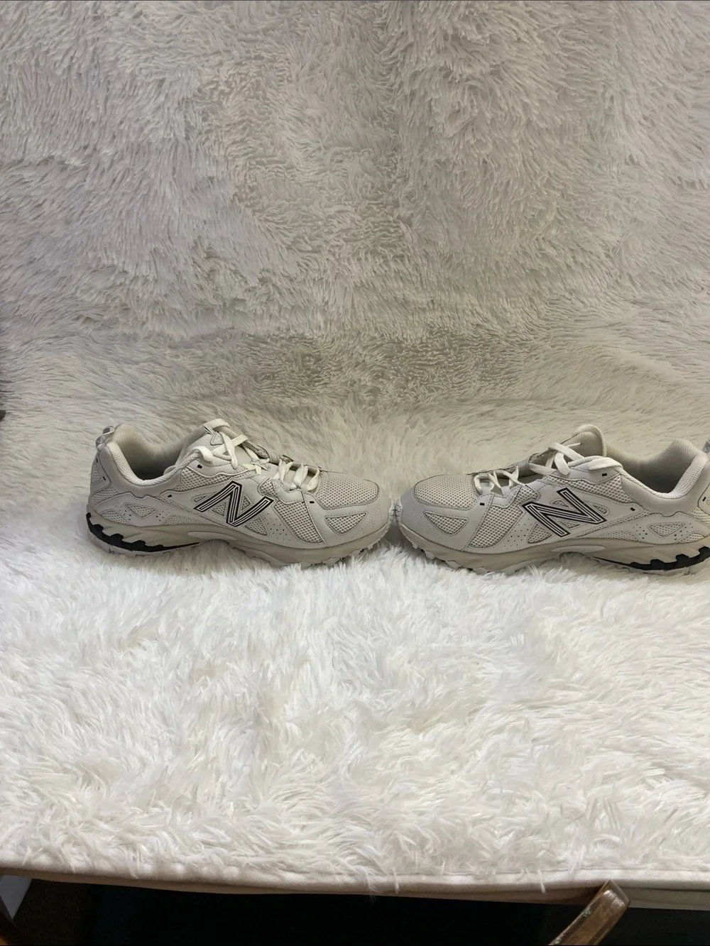 New Balance 610White ,Black and Light Gray Athletic Low top Sneakers.size-11.5